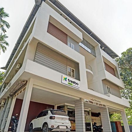 فندق Sreepathi Nirmalyam 400 Mts From Guruvayoor Temple غوروفايور المظهر الخارجي الصورة
